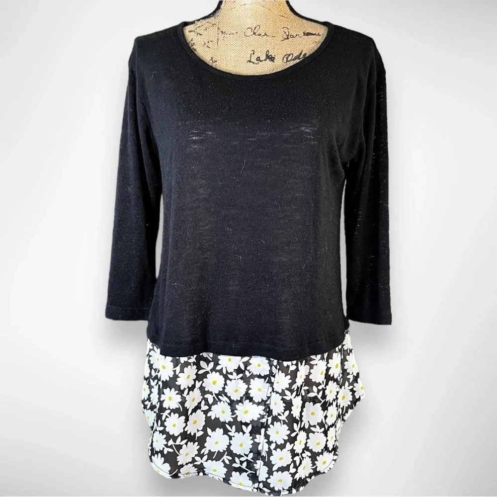 BOBEAU‎ Black Knit Tunic With Daisy Hem And Scoop Neckline Size Medium | EUC